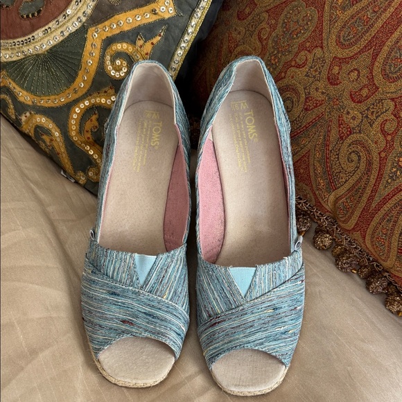 Toms Shoes - TOMS Women's Teal Espadrille Peep-Toe Shoes 9 1/2